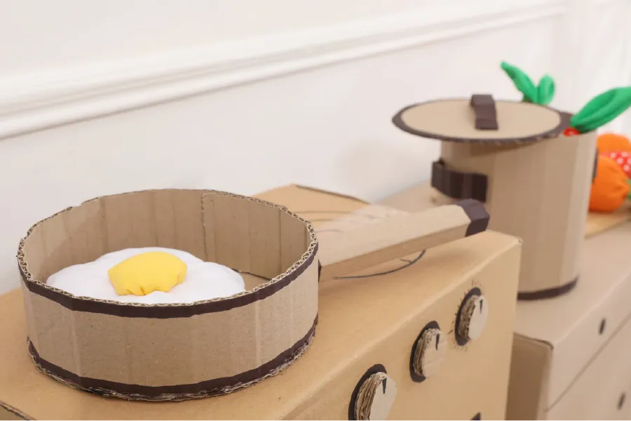 Zabawa w przygotowywanie jedzenia w przedszkolu